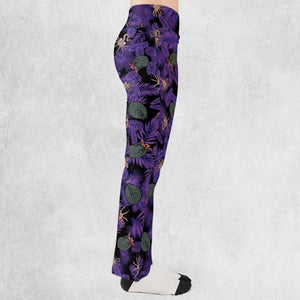 Alien Facehugger Ovomorph Flare Leggings