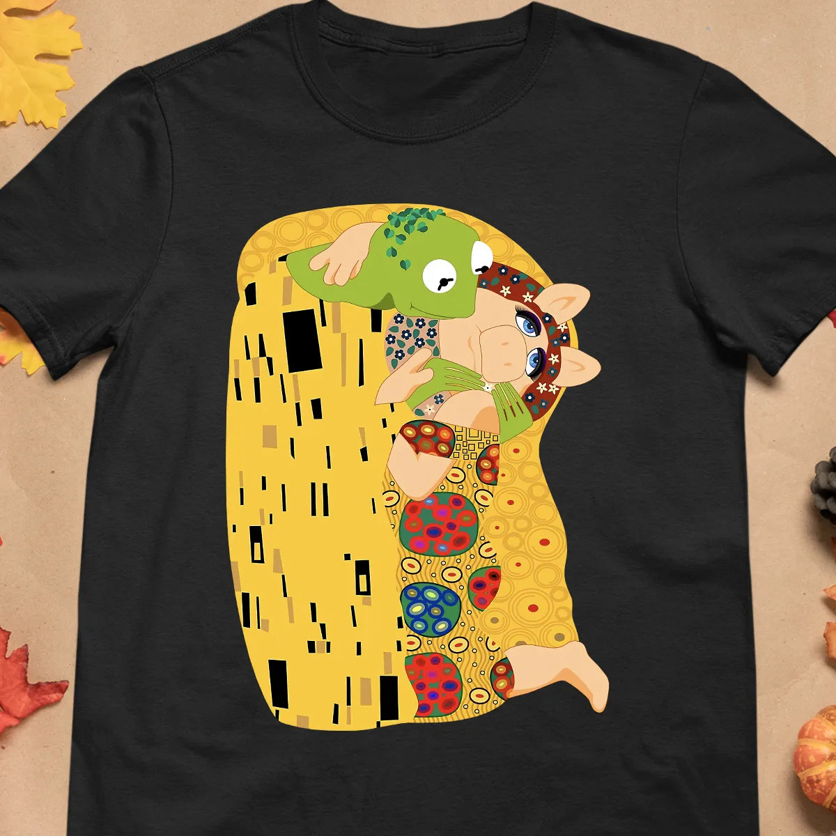 Frog Kiss Piggy Classic Unisex T-Shirt