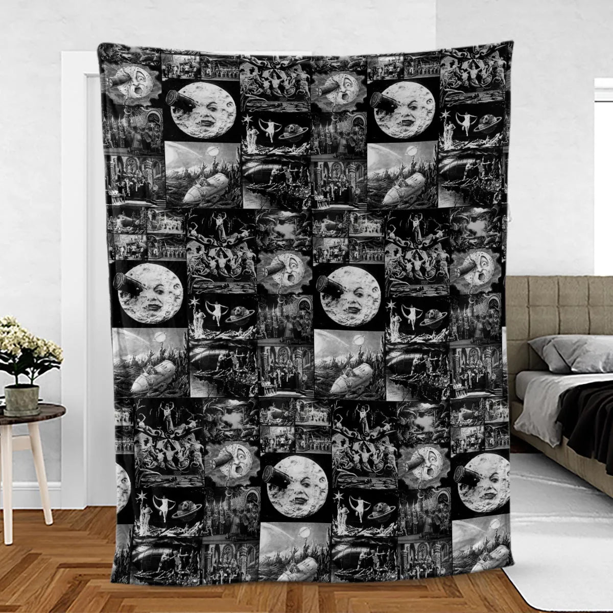Le Voyage Dans La Lune 1902 Fleece Blanket