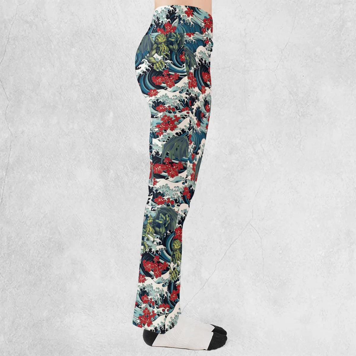 Great Waves Cthulhu Flare Leggings