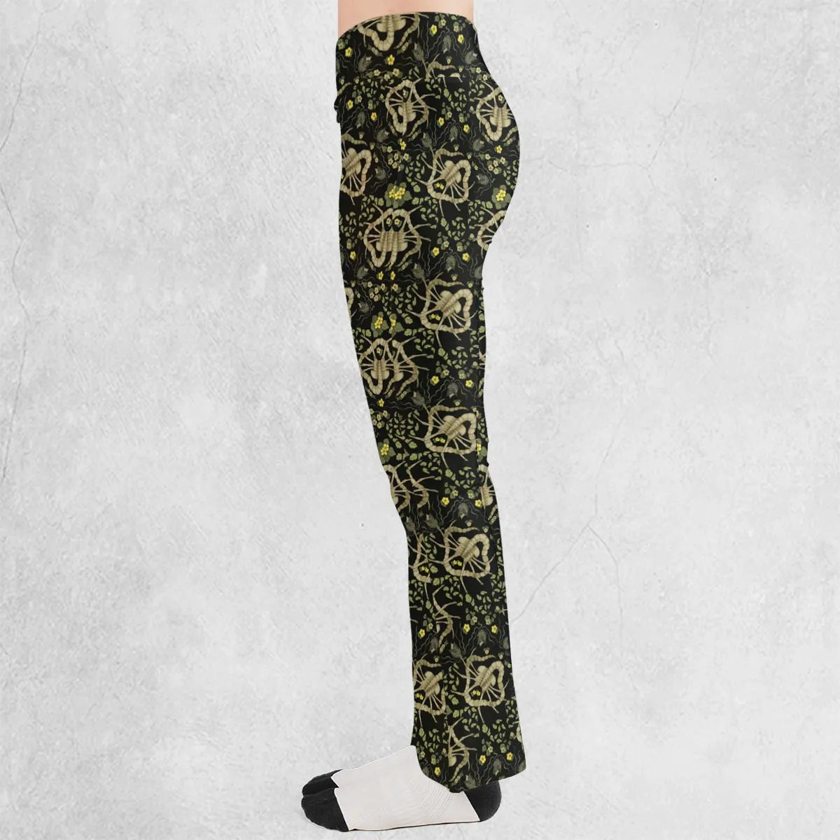 Facehugger Flower Pattern Alien Flare Leggings