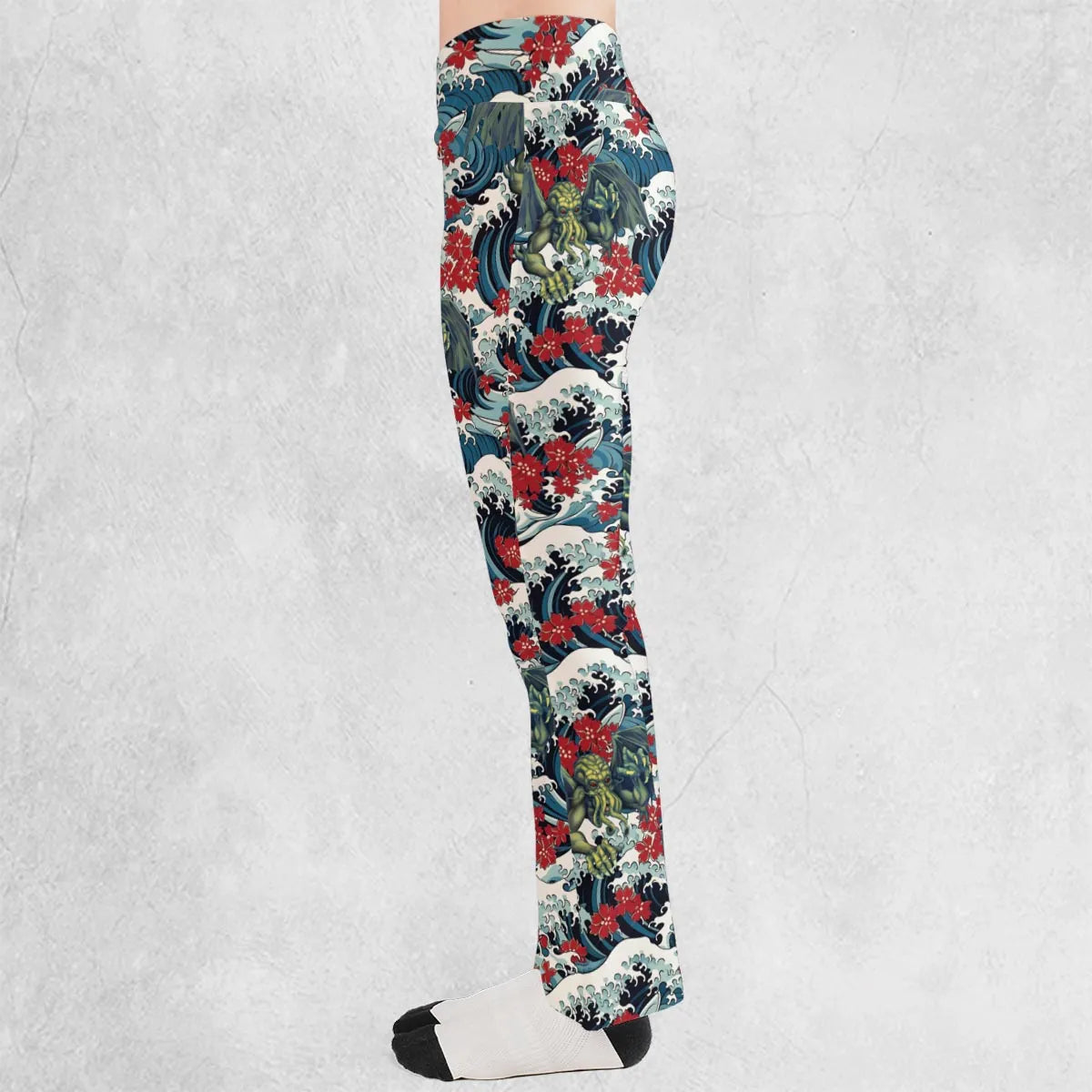 Great Waves Cthulhu Flare Leggings